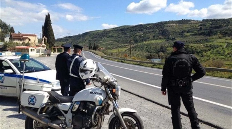 Αυτά είναι τα δικαιώματά σας όταν σας σταματούν με το αυτοκίνητο για αστυνομικό έλεγχο
